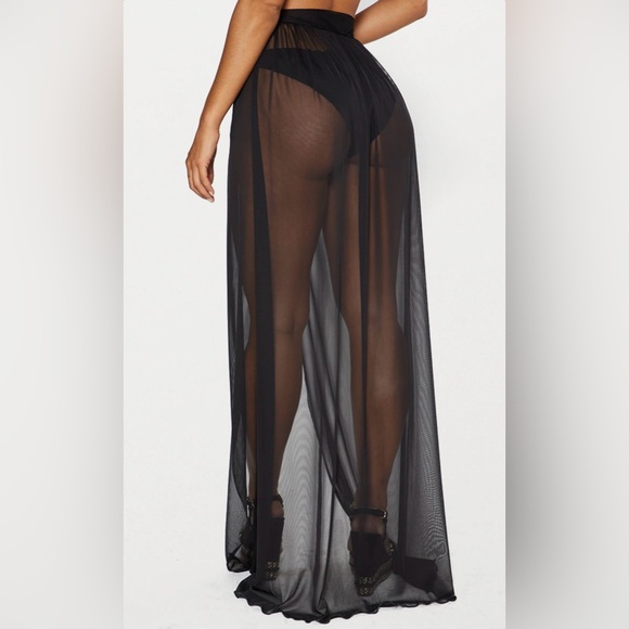 Pretty Little Thing Sarong - Picture 5 of 10